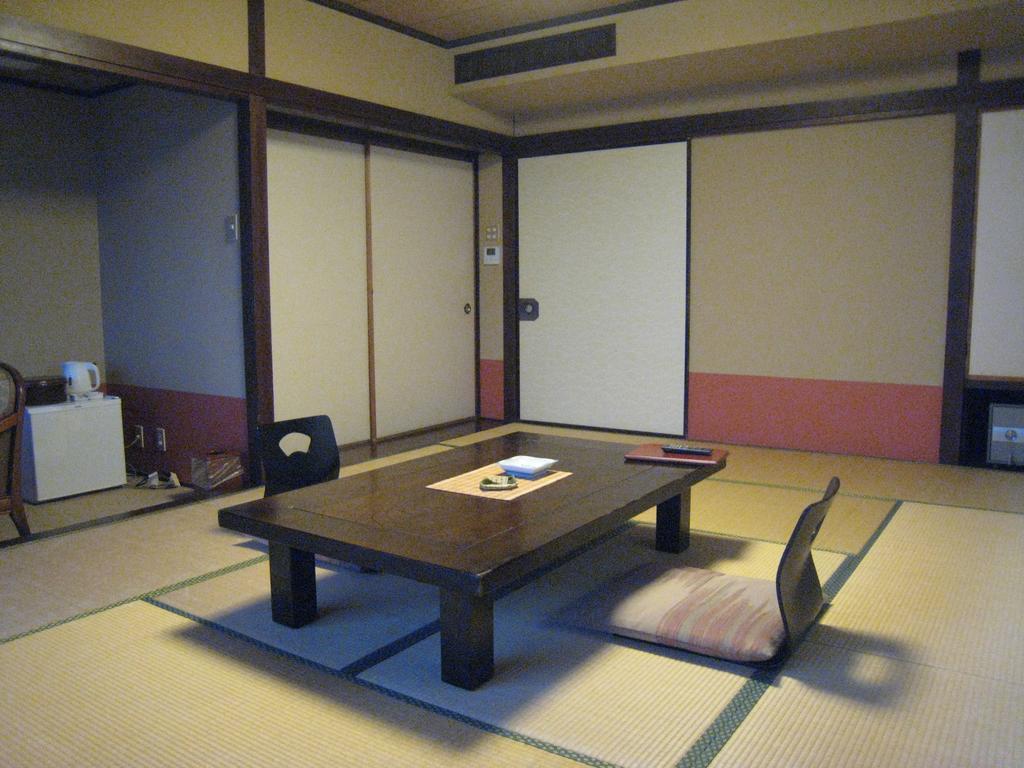 Utsumionsen Ichizu Hotel Aichi Esterno foto